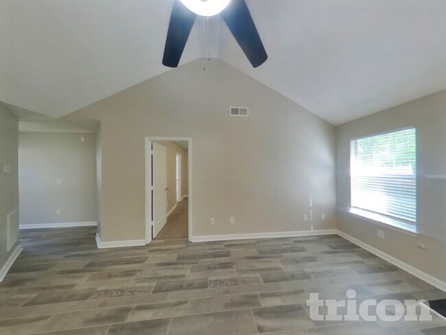 Foto del edificio - 1411 Pebble Ridge Ln