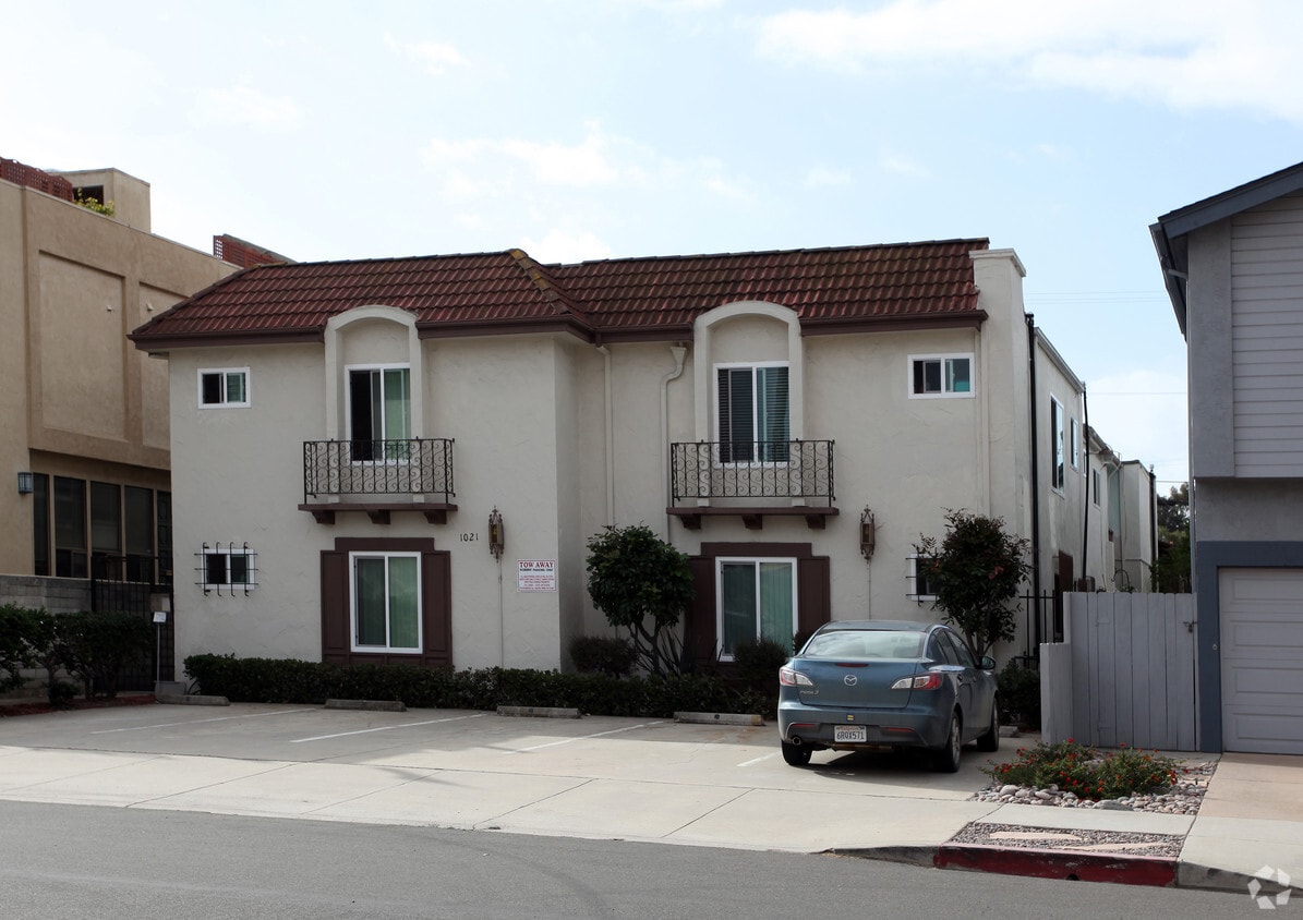 Building Photo - 1021 Essex St