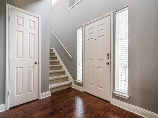 Foto del edificio - 10120 Cherry Hill Ln