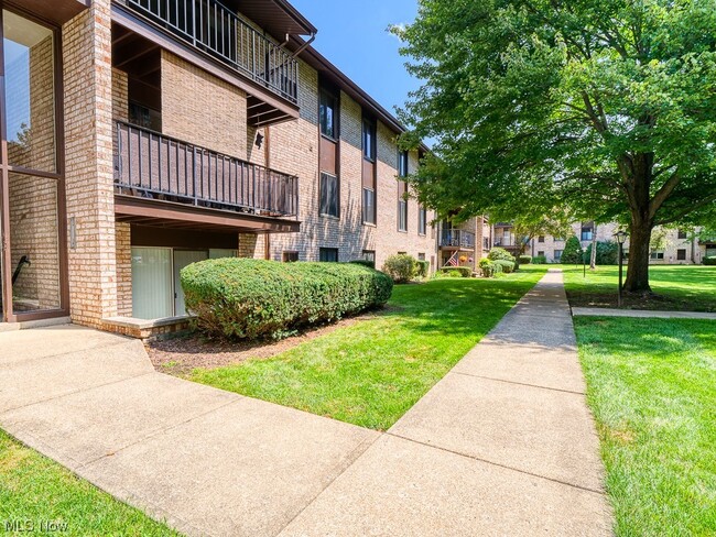 Building Photo - 16410 Heather Ln