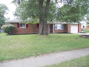 Building Photo - 2610 Saturn Dr