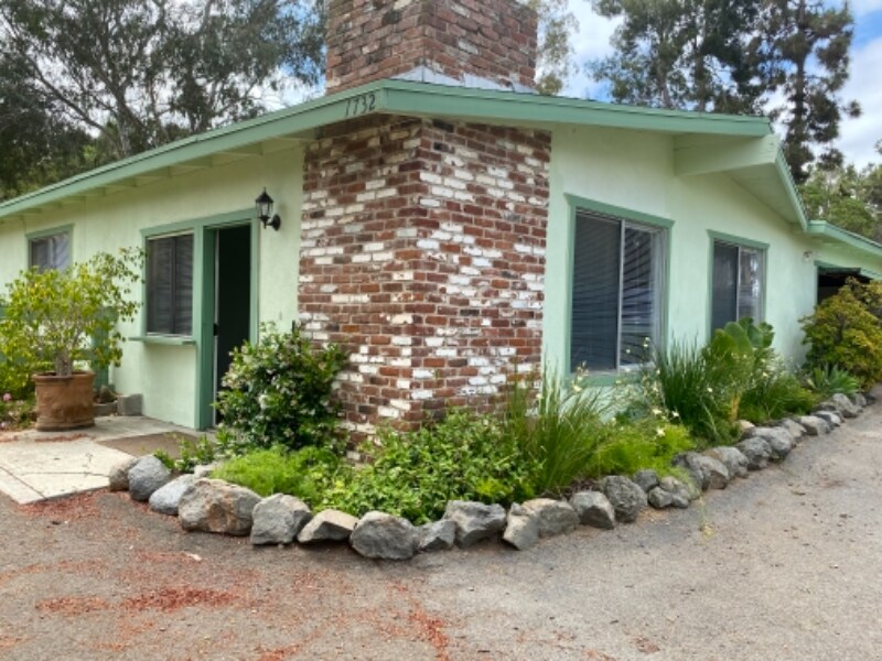 Primary Photo - 1732 York Dr