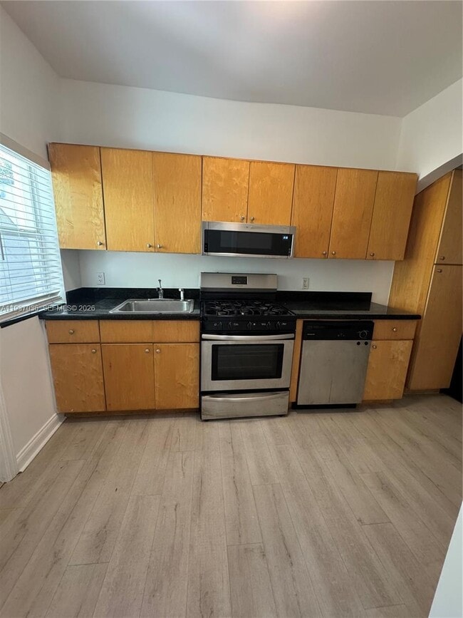 Foto del edificio - 1027 Euclid Ave