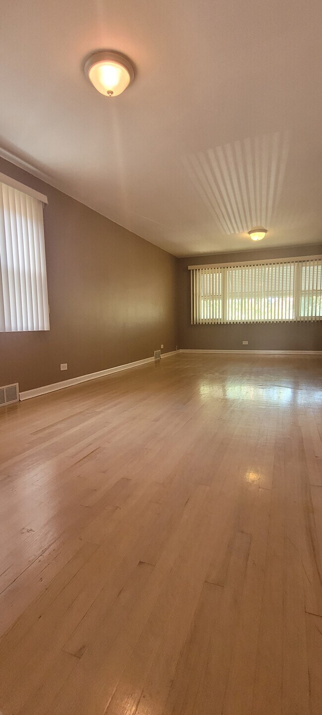 Building Photo - 8150 Kilpatrick Ave