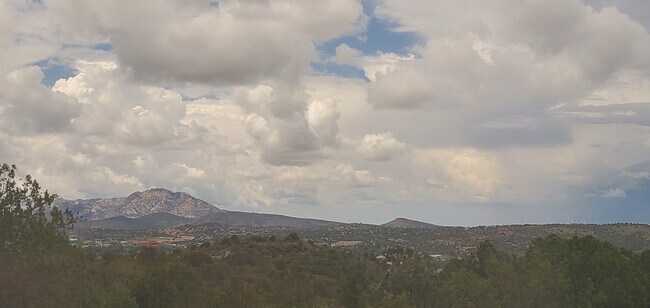 Foto del edificio - 770 Eastwood Dr