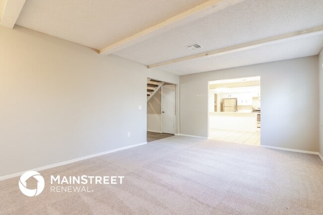 Building Photo - 1113 N Patterson Dr