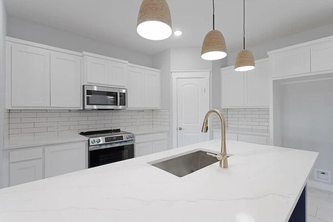 Building Photo - 2355 County Road 376