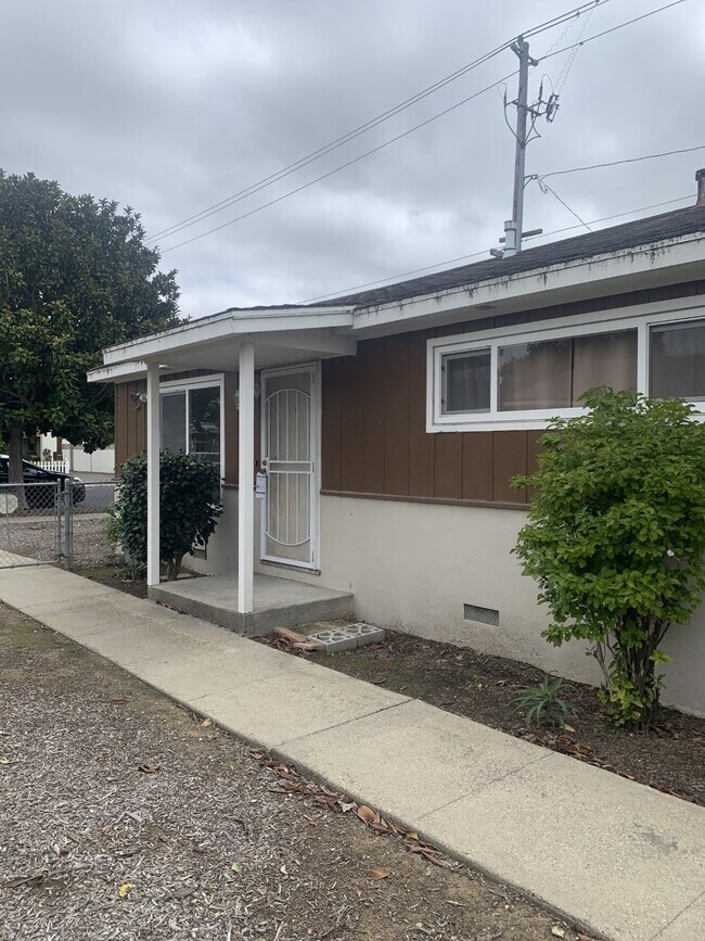 Foto del edificio - 115 N D St