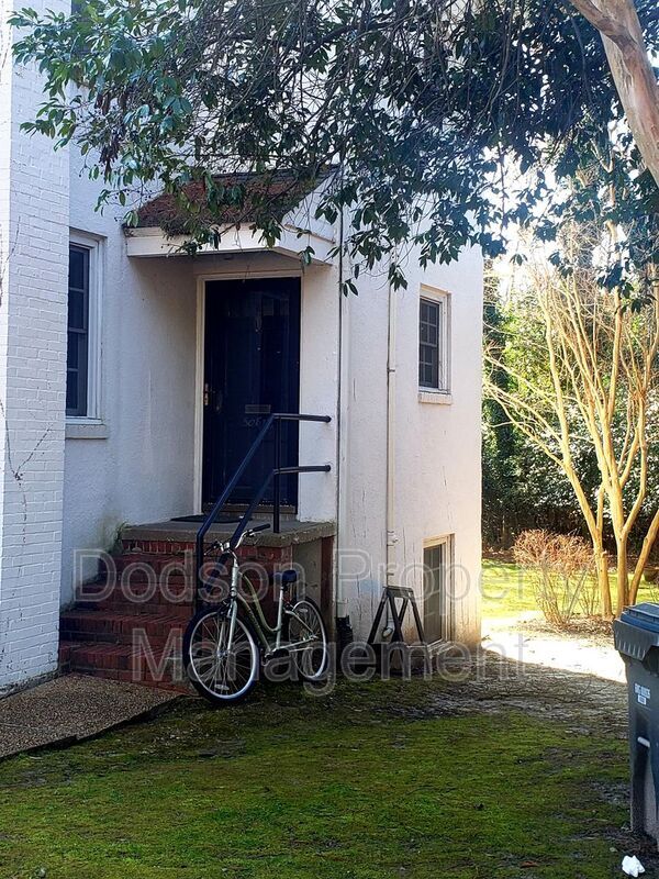 Building Photo - 508 Newport Ave