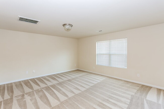 Building Photo - 164 Autumn Bluff Cir