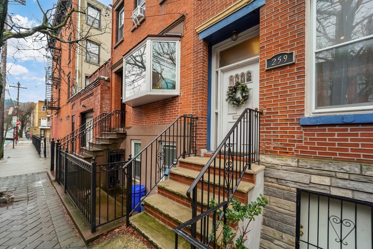 259 7th St, Hoboken, NJ 07030 Condo for Rent in Hoboken, NJ