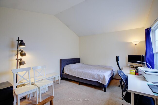 Foto del edificio - 2 bedroom in Naperville IL 60564