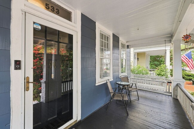 Foto del edificio - Live Steps from the Heart of Olde Towne
