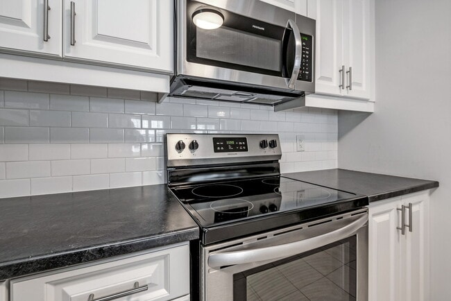 Building Photo - 405 Gerardia Ln