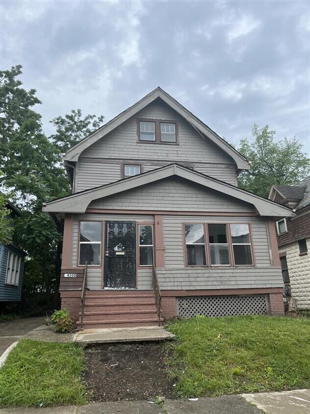 Primary Photo - Beautiful two-story House