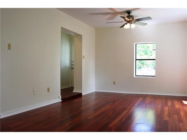 Building Photo - 1166 Ridgeway Dr