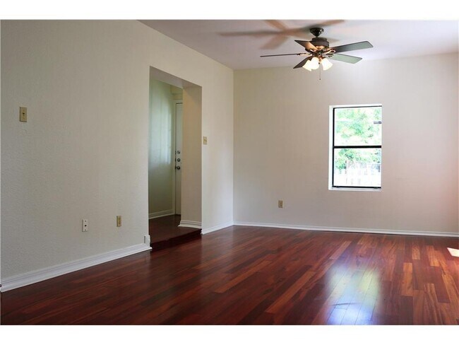 Foto del edificio - 1166 Ridgeway Dr