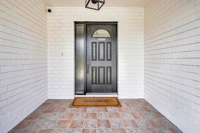 Foto del edificio - 98 Chardon Pl