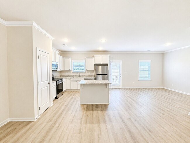 Building Photo - Welcome to Orchard Reserve!