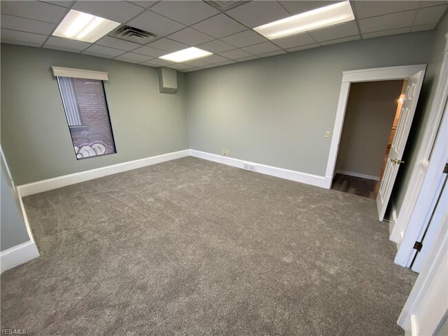 Foto del edificio - 158 N Broadway St