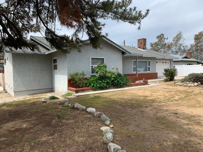 Primary Photo - 2 Bedroom Home for rent in Yucaipa