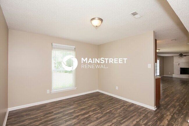 Building Photo - 4 Bedroom Pet-Friendly Home in Charlotte, ...