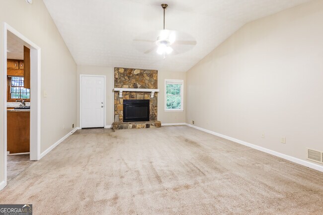 Foto del edificio - 145 Cowan Dr