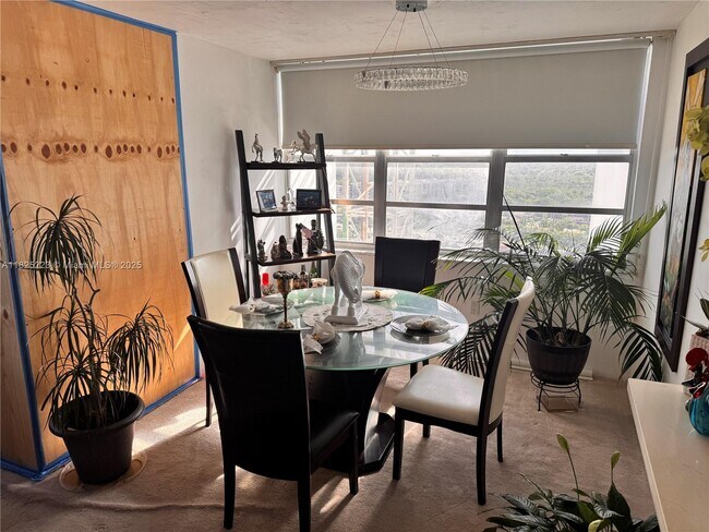 Foto del edificio - 2750 NE 183rd St