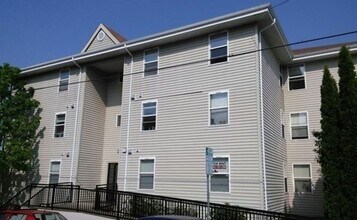 Building Photo - 121 NW 21st St