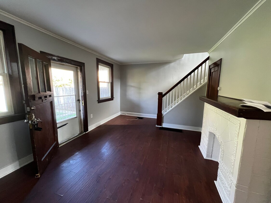 Foto principal - North Side - 3 BR Single Family Home, Fenc...