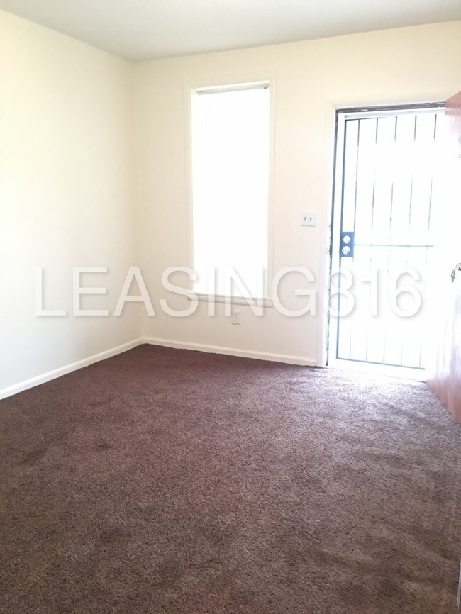 Building Photo - Remodeled 1-2 Bd Apt in KCK, Available Now!
