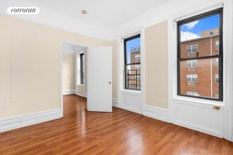 Building Photo - 280 E 2nd St