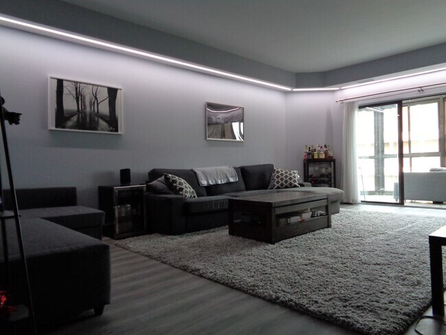Foto del edificio - 1600 N Oak St