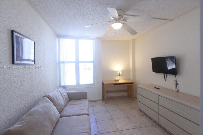 Foto del edificio - 1391 S Ocean Blvd