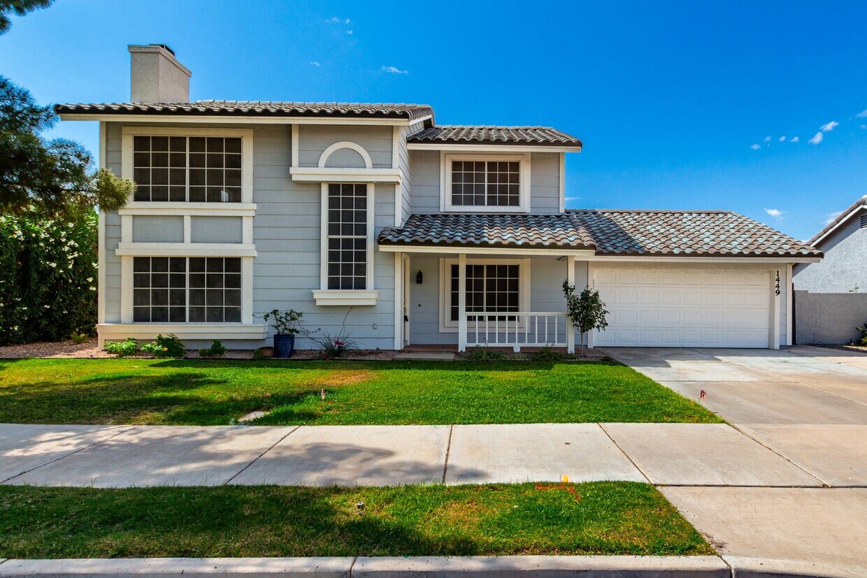 Foto principal - Inviting 4-Bedroom Home with Included Land...