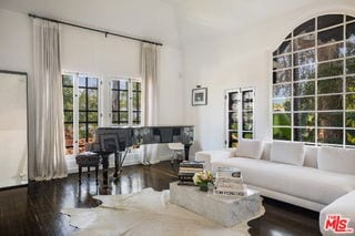 Foto del edificio - 1220 N La Cienega Blvd