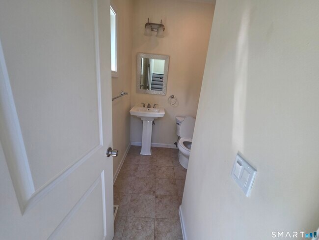 Foto del edificio - 10 Oak Meadows Dr