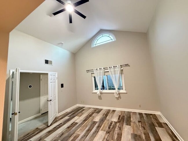 Building Photo - First Show: The first open showing is on Thurs 1/22 at 4pm. Please be prompt. We will be processi...