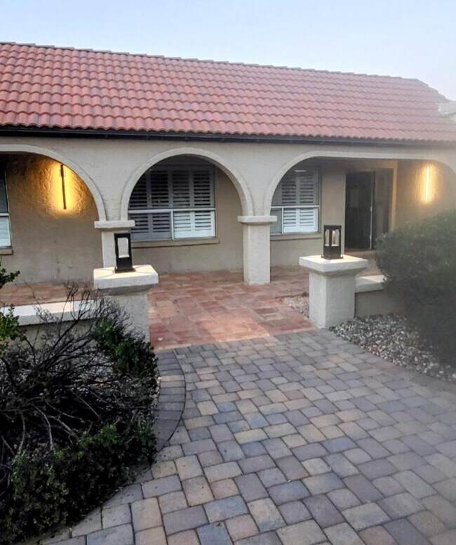 Foto del edificio - 5240 E Cholla St