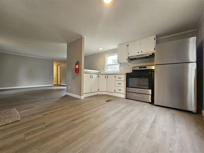 Building Photo - 2 Bedroom 1 Bathroom Manufactured Home For Rent!