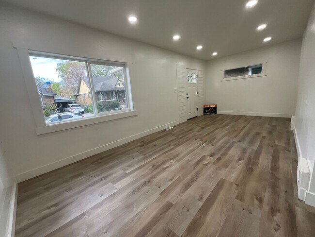Foto del edificio - 859 Binford St