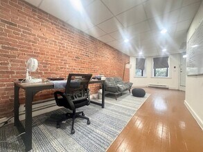 Building Photo - 384 Riverway