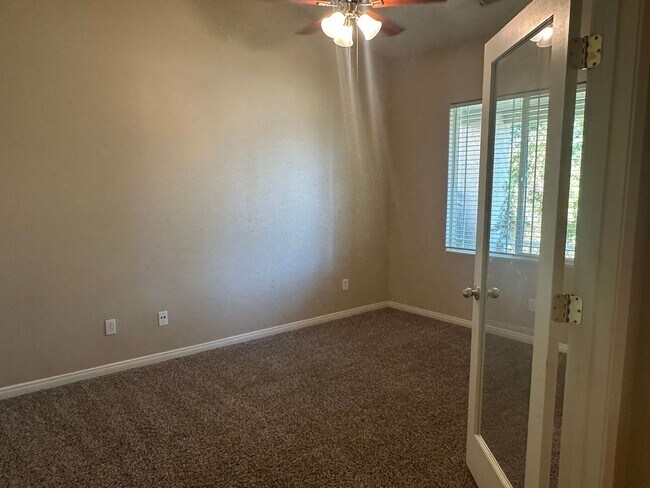 Building Photo - Northwest 3+2 + OFFICE!  Ready Now!