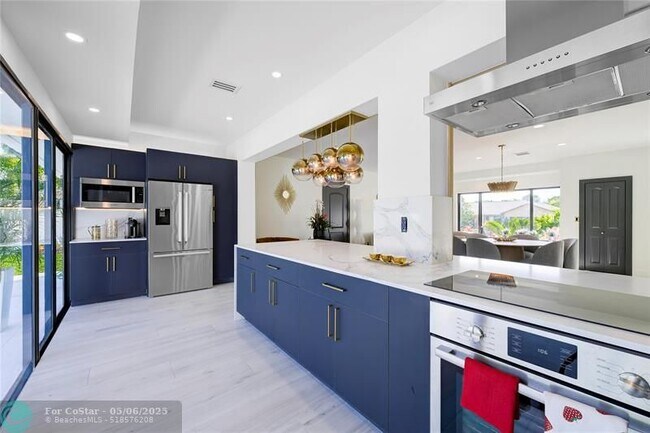 Foto del edificio - 3255 Lakeview Blvd