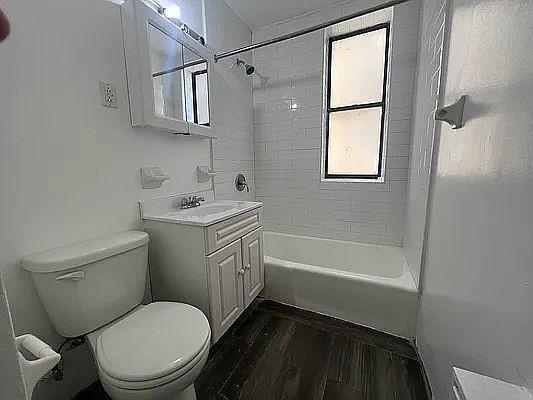 Building Photo - 2 bedroom in BRONX NY 10460