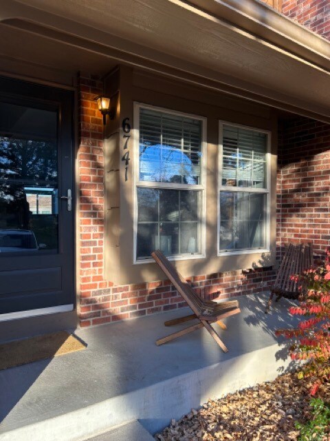 Foto del edificio - 6741 Mountain Top Ln