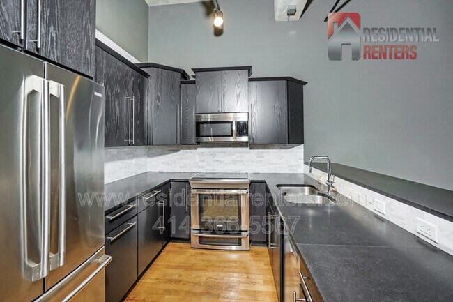 Foto del edificio - 239 E Chicago St