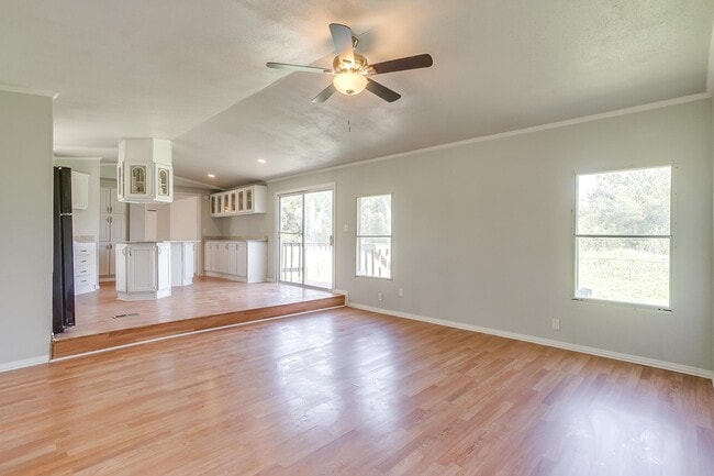 Photo - 149 Valley Meadows Dr (Springtown, TX) House
