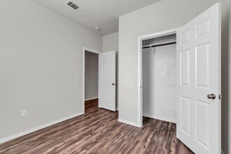 Building Photo - 5823 Buckner Creek Ct