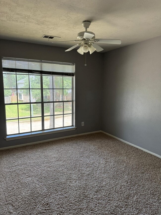 Building Photo - 18219 Water Mill Dr